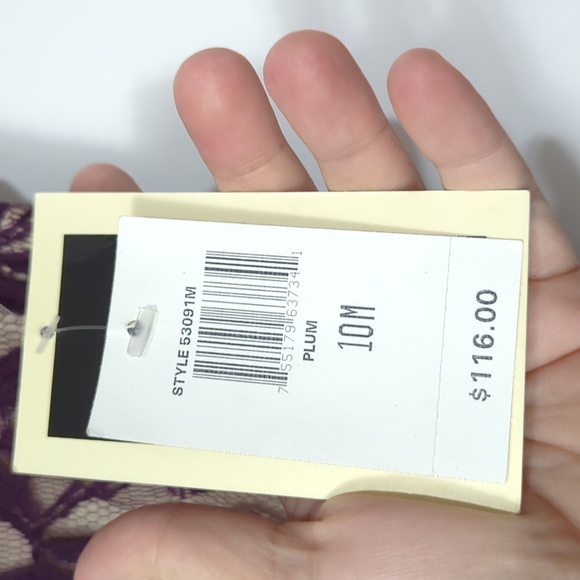 ⭐NWT NY Julian Taylor lace plum dress - Picture 6 of 9